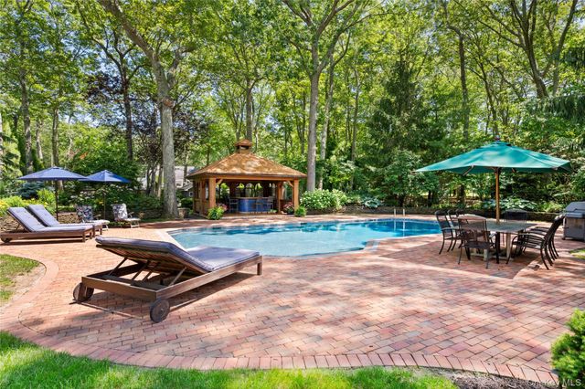 4745 N Bayview Road, Southold, NY 11971