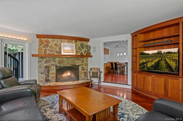 4745 N Bayview Road, Southold, NY 11971