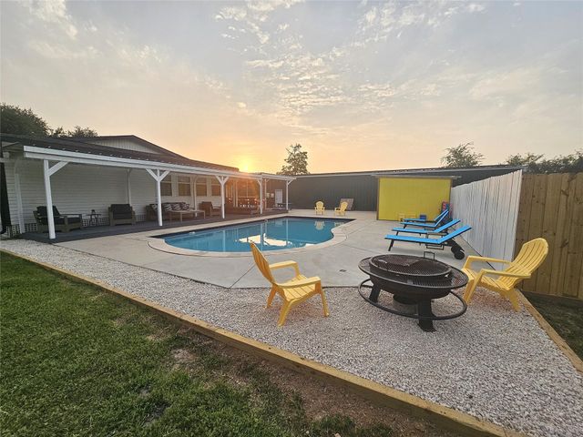 1610 Marilyn Street, Alvin, TX 77511