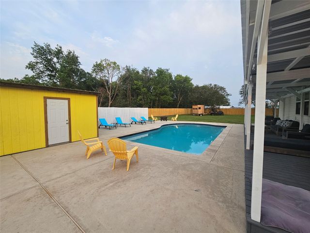 1610 Marilyn Street, Alvin, TX 77511