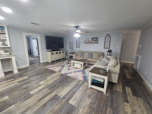 1610 Marilyn Street, Alvin, TX 77511