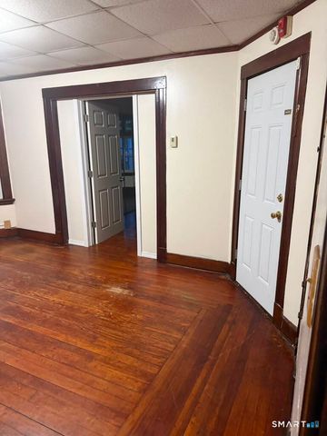 727 East Street, New Britain, CT 06051
