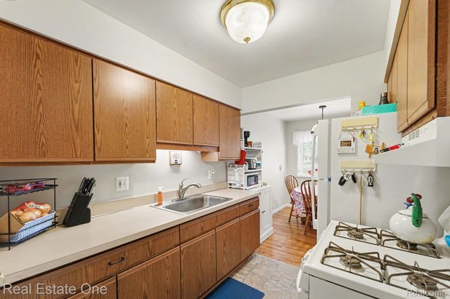 9615 Cornell, Taylor, MI 48180