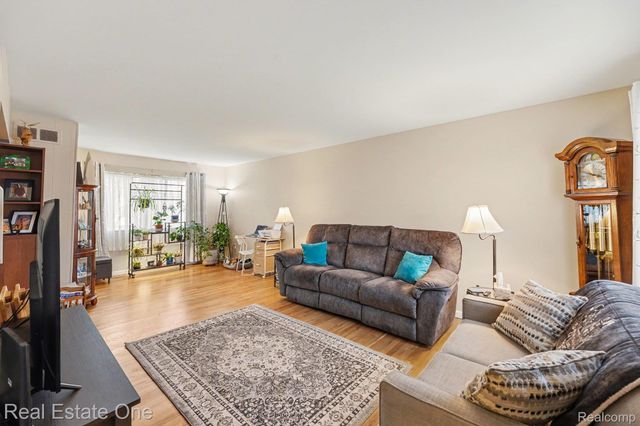 9615 Cornell, Taylor, MI 48180