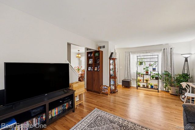 9615 Cornell, Taylor, MI 48180