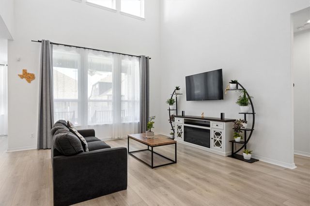 1132 Spring Gulch LN, Georgetown, TX 78628