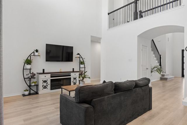 1132 Spring Gulch LN, Georgetown, TX 78628