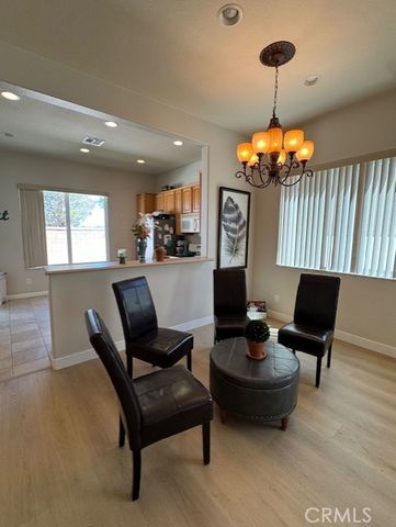 10485 Glen Oaks Lane, Apple Valley, CA 92308