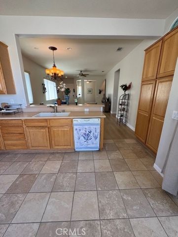 10485 Glen Oaks Lane, Apple Valley, CA 92308