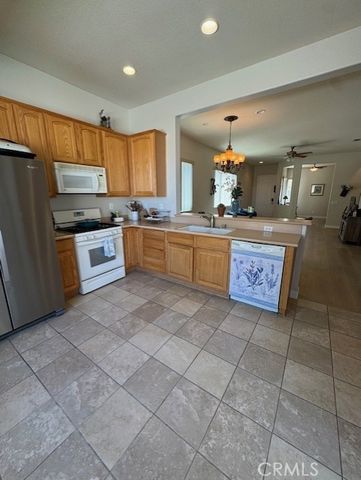 10485 Glen Oaks Lane, Apple Valley, CA 92308