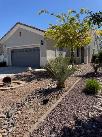 10485 Glen Oaks Lane, Apple Valley, CA 92308
