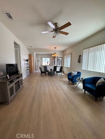 10485 Glen Oaks Lane, Apple Valley, CA 92308