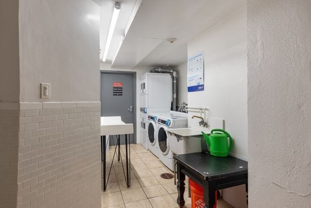 183 Mt Auburn St 15, Watertown, MA 02472