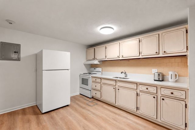 183 Mt Auburn St 15, Watertown, MA 02472