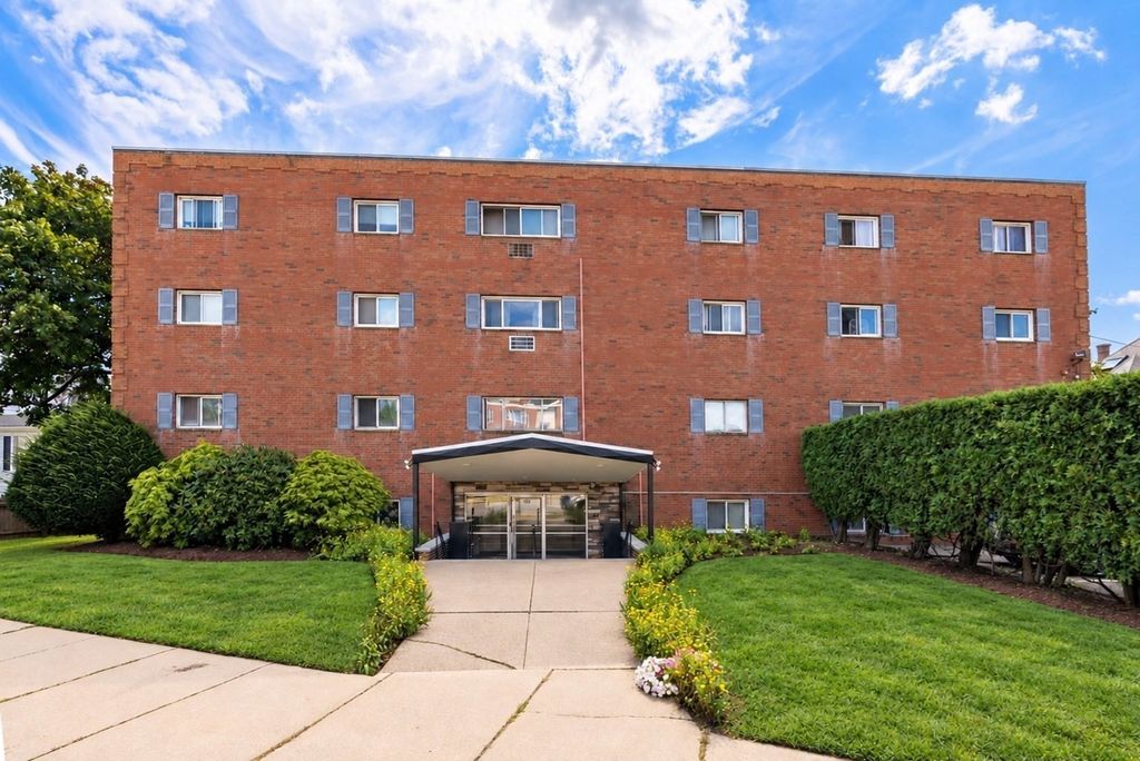 183 Mt Auburn St 15, Watertown, MA 02472