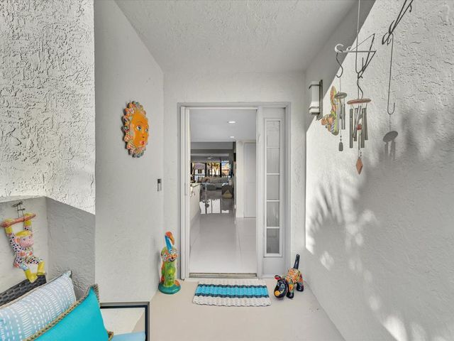 15687 Loch Maree Lane, Delray Beach, FL 33446