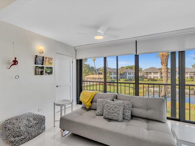 15687 Loch Maree Lane, Delray Beach, FL 33446