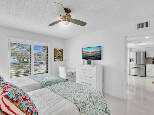 15687 Loch Maree Lane, Delray Beach, FL 33446