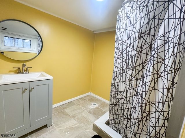 89 Susan Ct, Clifton City, NJ 07012