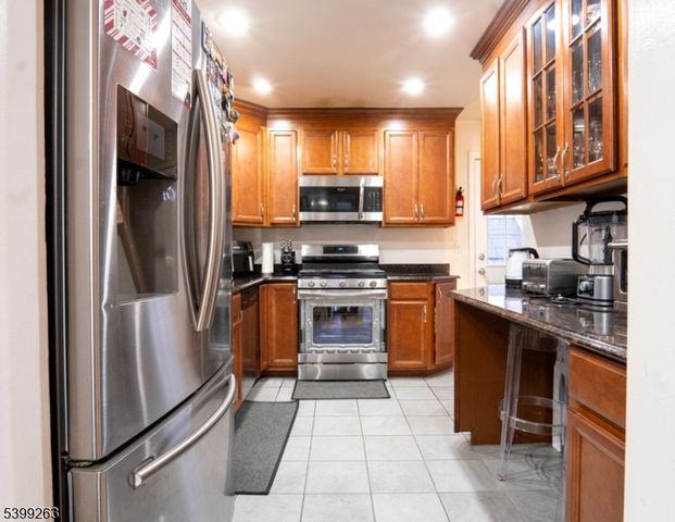 89 Susan Ct, Clifton City, NJ 07012