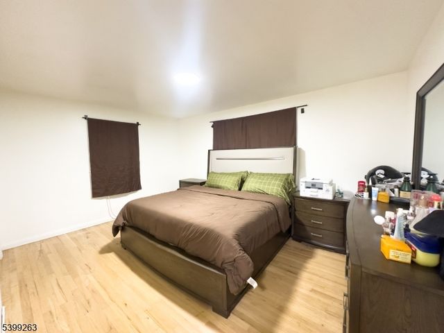 89 Susan Ct, Clifton City, NJ 07012