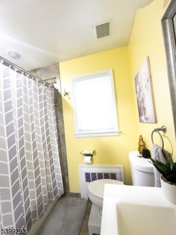 89 Susan Ct, Clifton City, NJ 07012