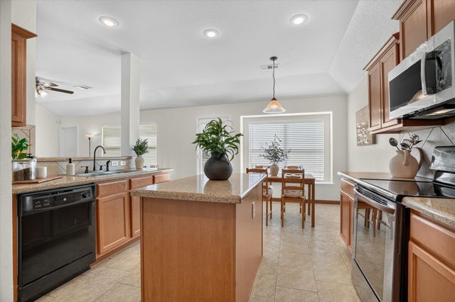 1520 Wickham Drive, Burleson, TX 76028