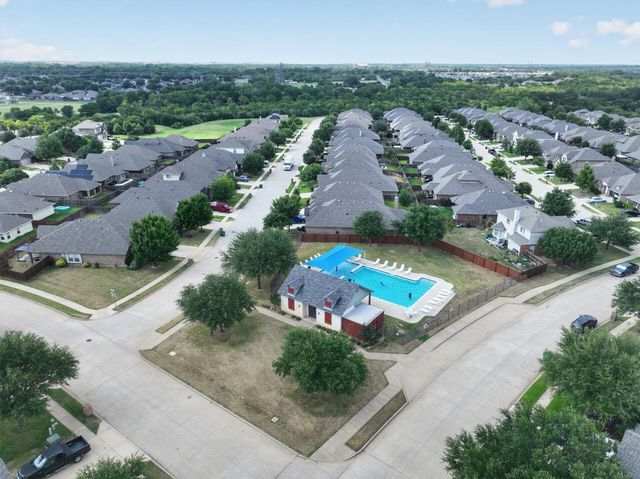 1520 Wickham Drive, Burleson, TX 76028