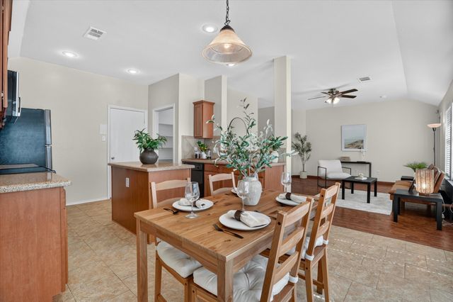 1520 Wickham Drive, Burleson, TX 76028