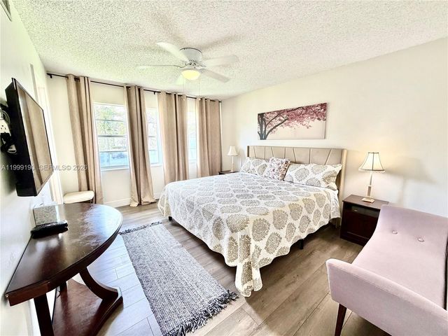 2707 Nassau Bnd H2, Coconut Creek, FL 33066