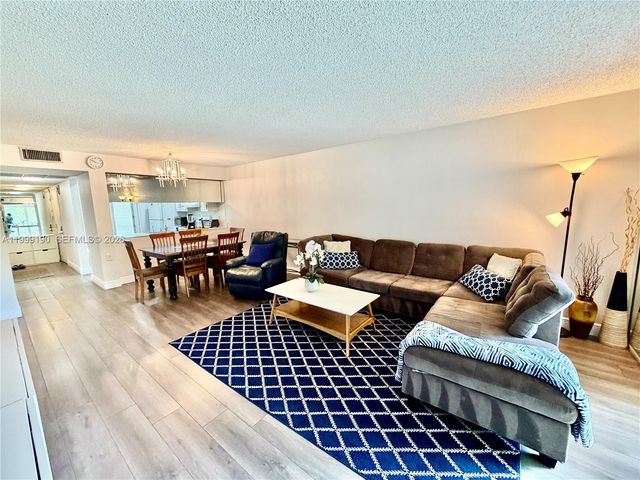 2707 Nassau Bnd H2, Coconut Creek, FL 33066