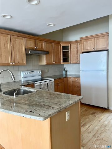 241 South Water Street 14, East Windsor, CT 06088