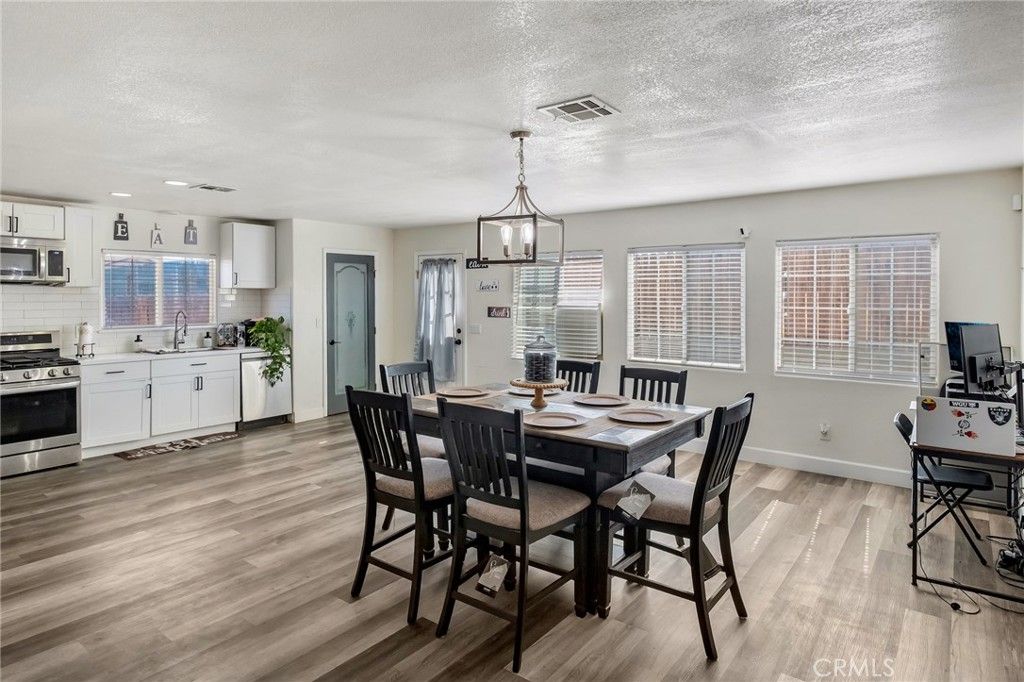 Image 25 of property listing at 960 Purple Sage Court, Barstow, CA 92311