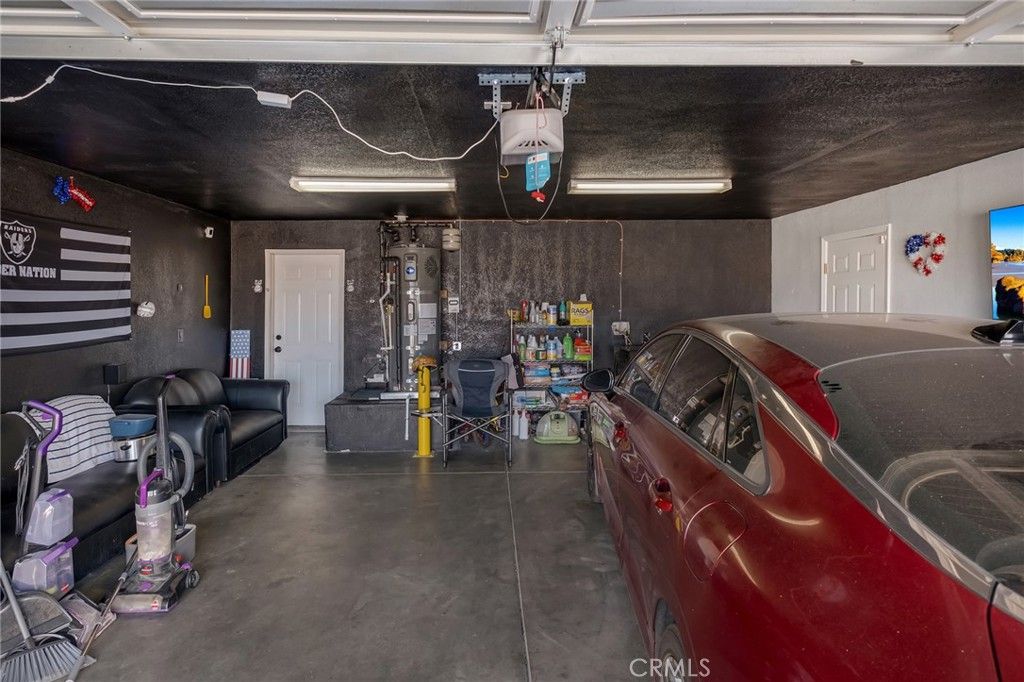 Image 32 of property listing at 960 Purple Sage Court, Barstow, CA 92311