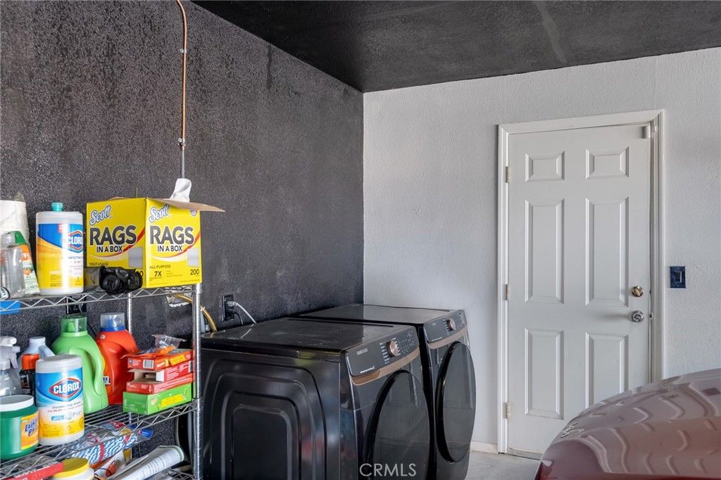 Image 33 of property listing at 960 Purple Sage Court, Barstow, CA 92311