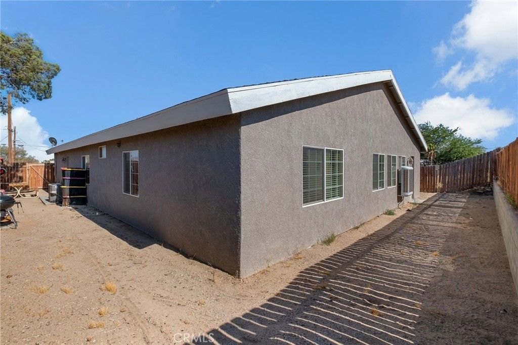 Image 36 of property listing at 960 Purple Sage Court, Barstow, CA 92311
