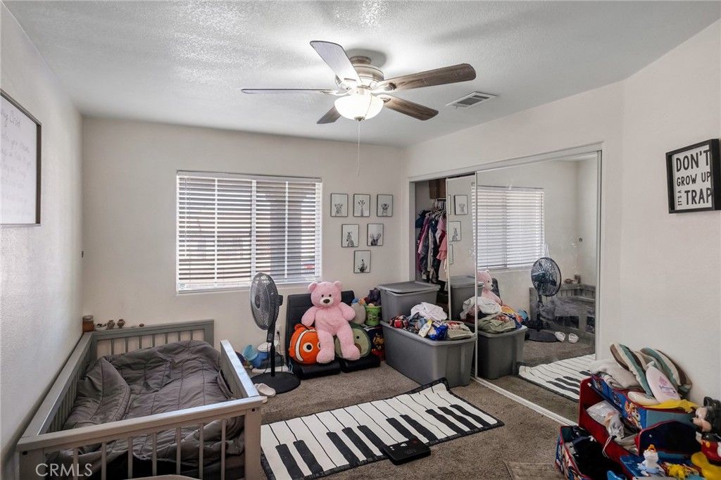 Image 9 of property listing at 960 Purple Sage Court, Barstow, CA 92311