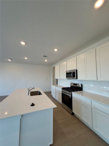 2640 Wispy Creek Drive, White Settlement, TX 76108