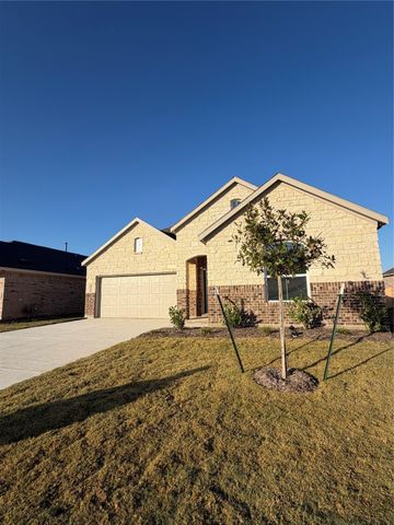 2640 Wispy Creek Drive, White Settlement, TX 76108