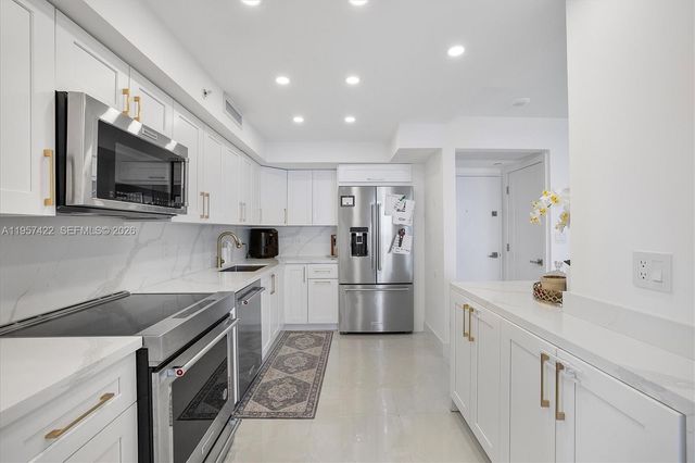 20515 E Country Club Dr 1747, Aventura, FL 33180