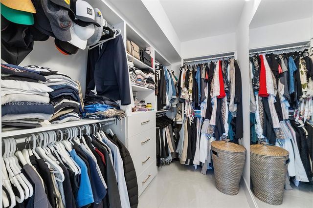 20515 E Country Club Dr 1747, Aventura, FL 33180