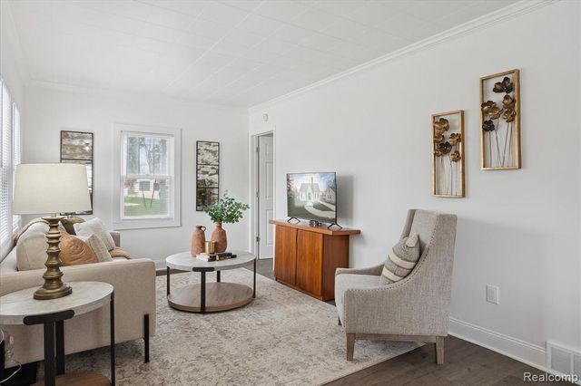 224 N Hewitt Road, Ypsilanti, MI 48197