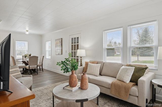 224 N Hewitt Road, Ypsilanti, MI 48197