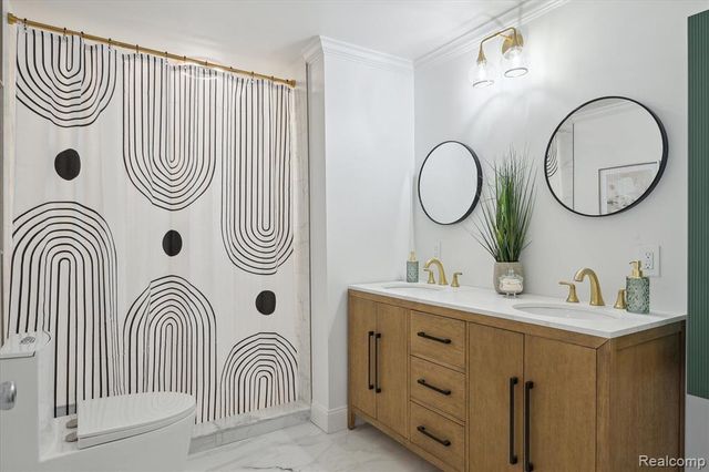 224 N Hewitt Road, Ypsilanti, MI 48197