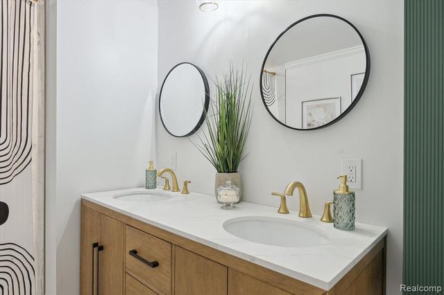 224 N Hewitt Road, Ypsilanti, MI 48197