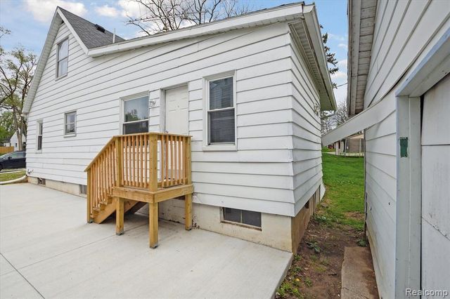 224 N Hewitt Road, Ypsilanti, MI 48197