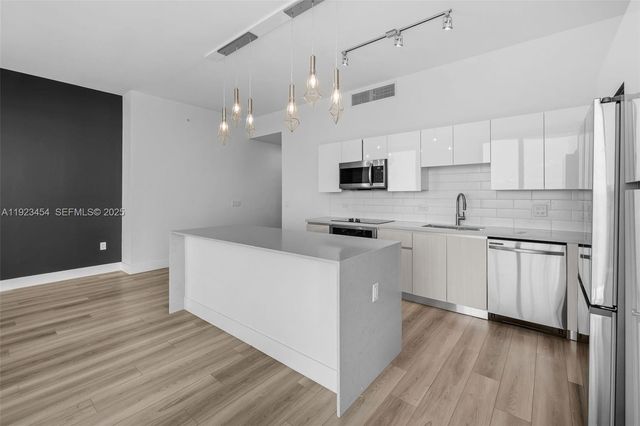 101 Diplomat Pkwy 2410, Hallandale Beach, FL 33009