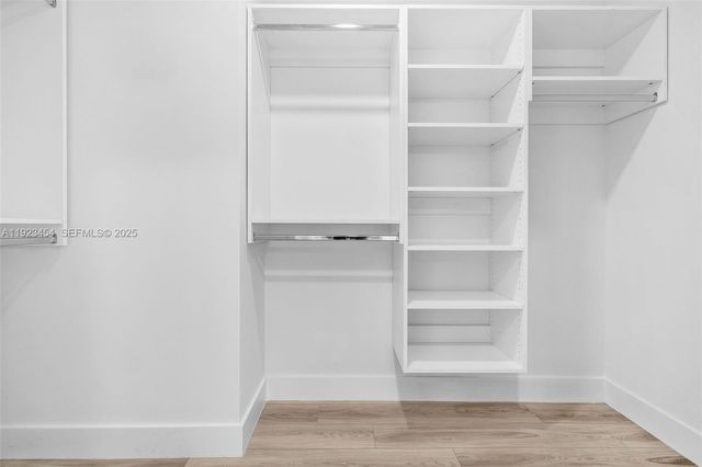 101 Diplomat Pkwy 2410, Hallandale Beach, FL 33009