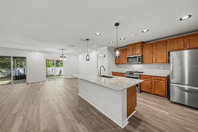 111 LAKESIDE COURT, Bunnell, FL 32110