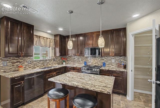 984 Diamond Rim Drive, Colorado Springs, CO 80921